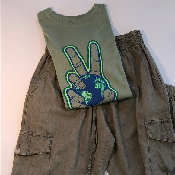 Green Cargo Pants - Picture 9 of 9